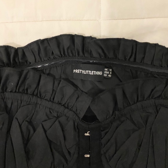 PRETTYLITTLETHING Hook and Eye Top - Picture 3 of 3